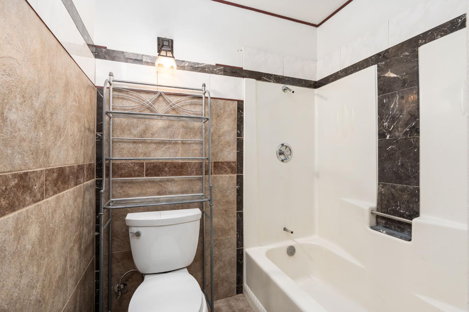 5506 E Heaton Ave, Fresno, CA 93727