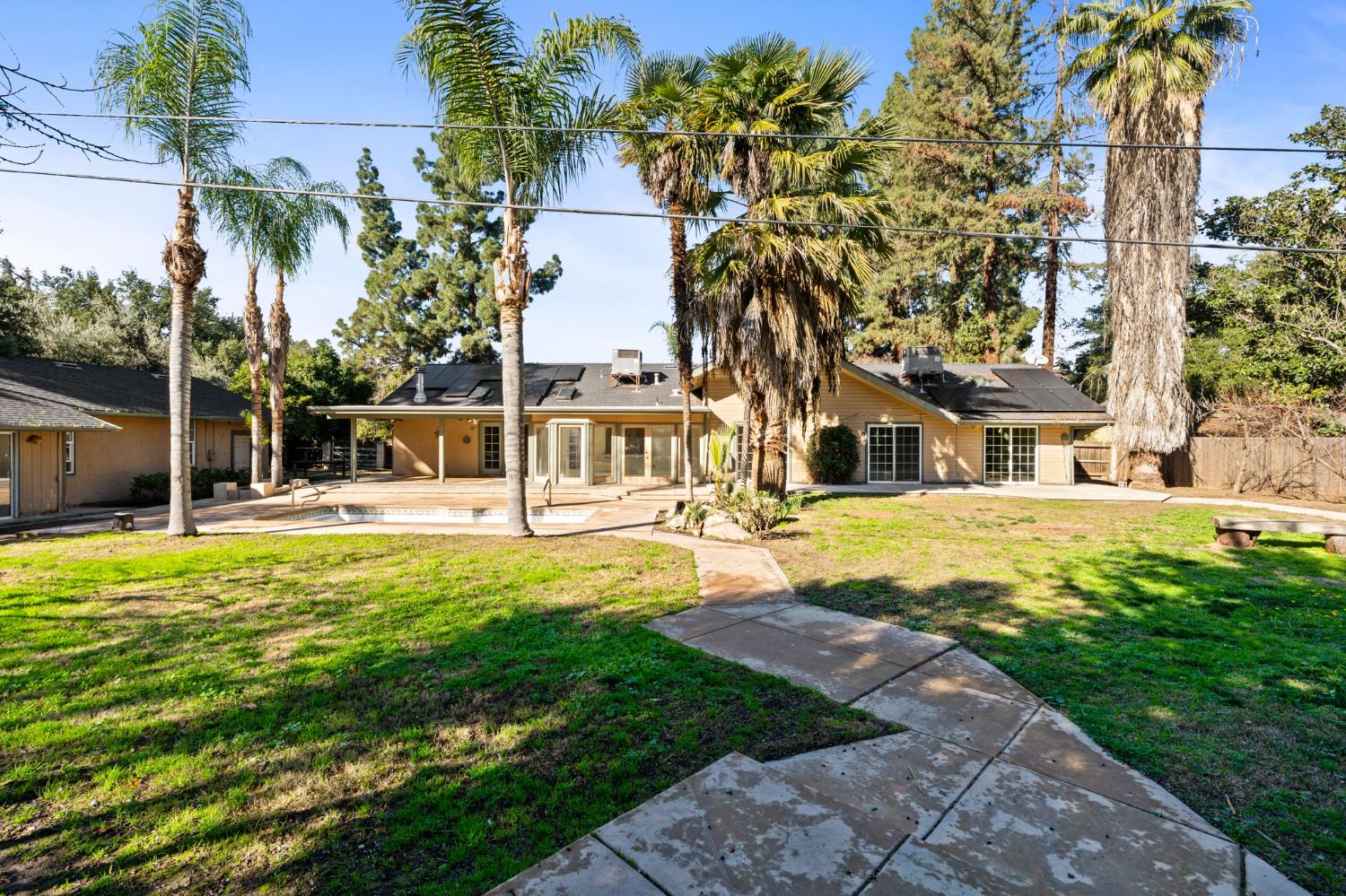 5506 E Heaton Ave, Fresno, CA 93727