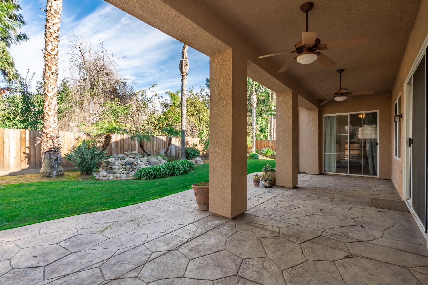 9584 N Larkspur Ave, Fresno, CA 93720