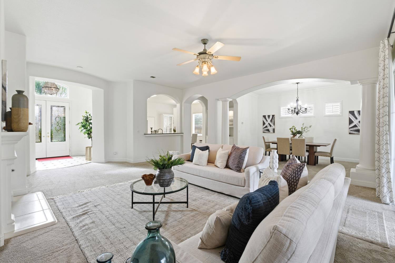 9584 N Larkspur Ave, Fresno, CA 93720