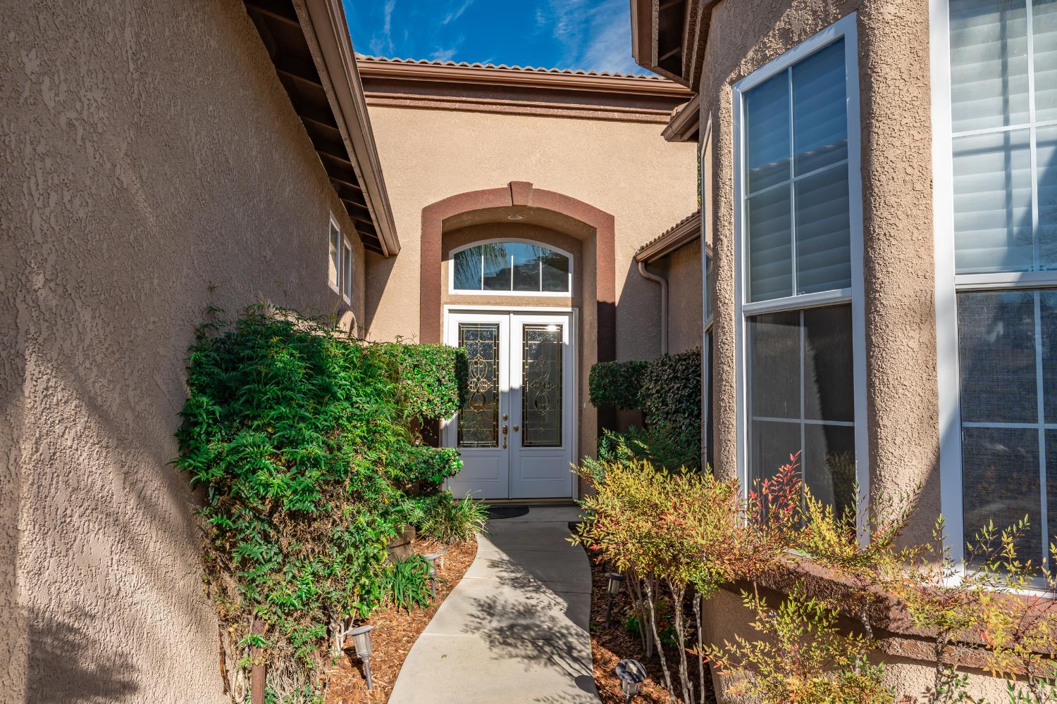 9584 N Larkspur Ave, Fresno, CA 93720