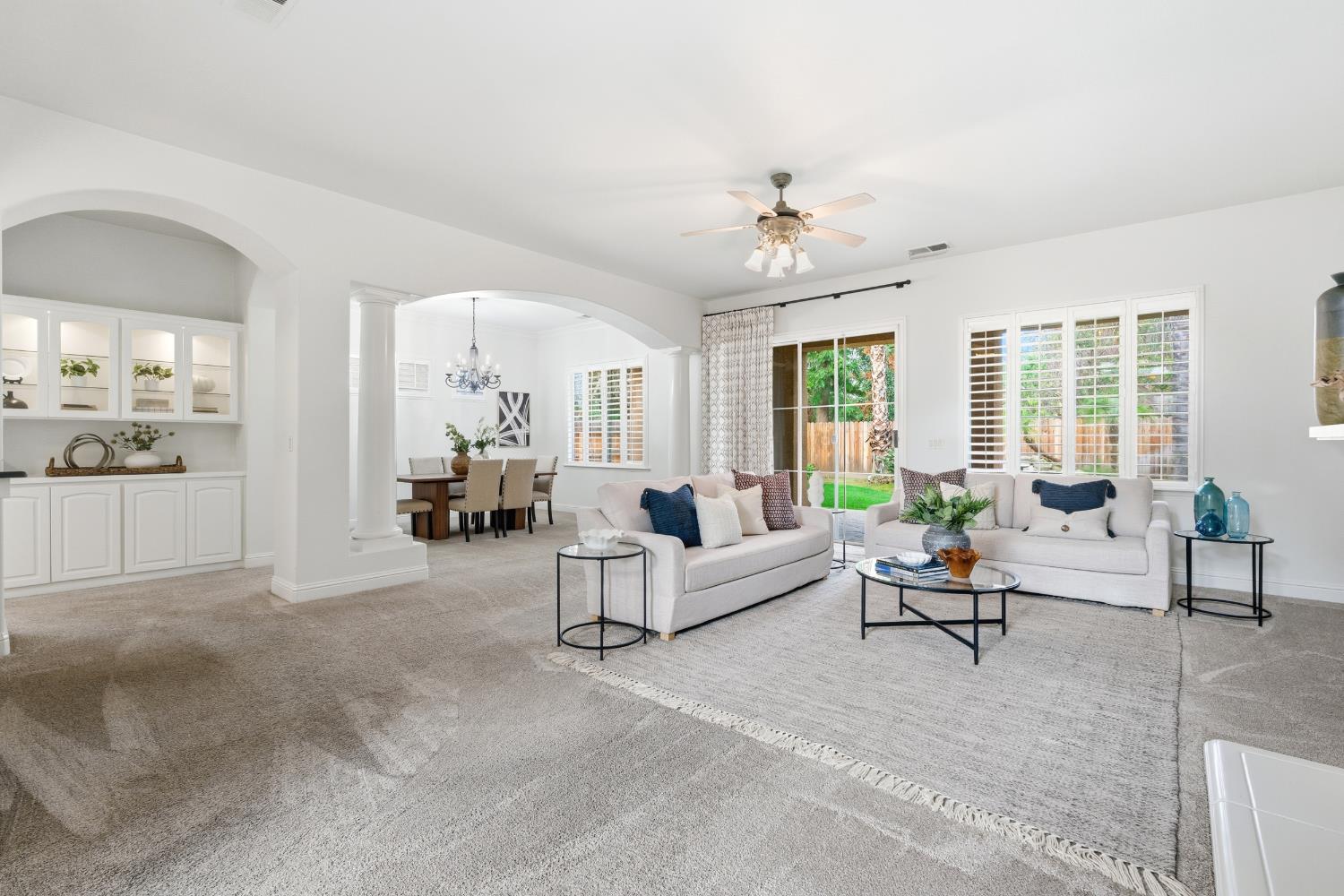 9584 N Larkspur Ave, Fresno, CA 93720