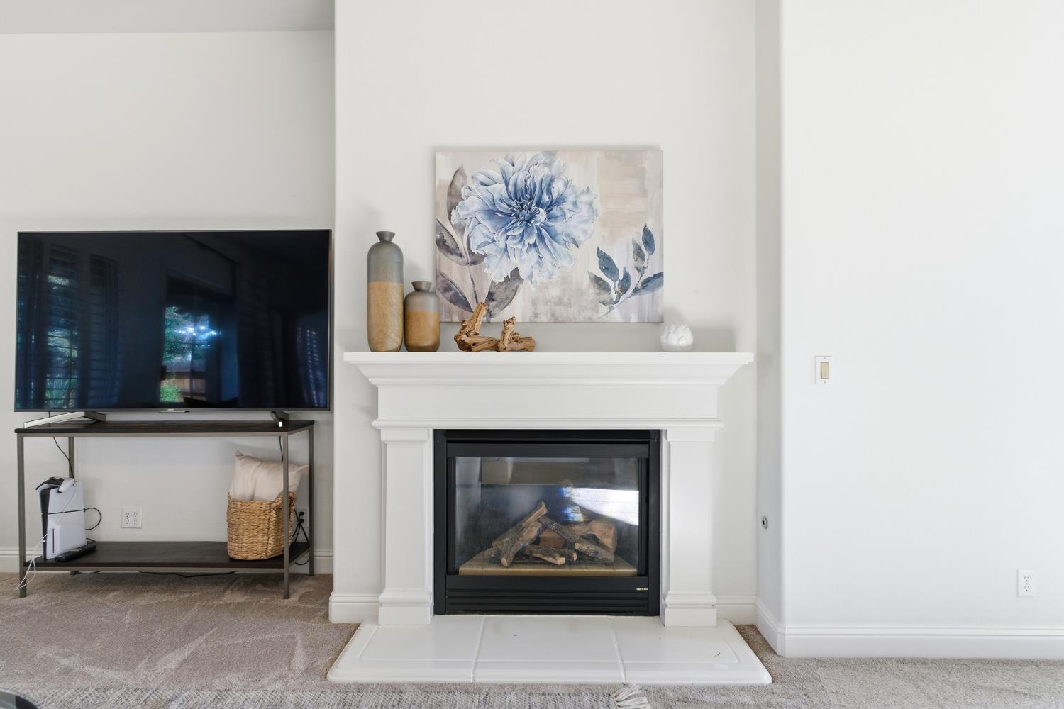 9584 N Larkspur Ave, Fresno, CA 93720