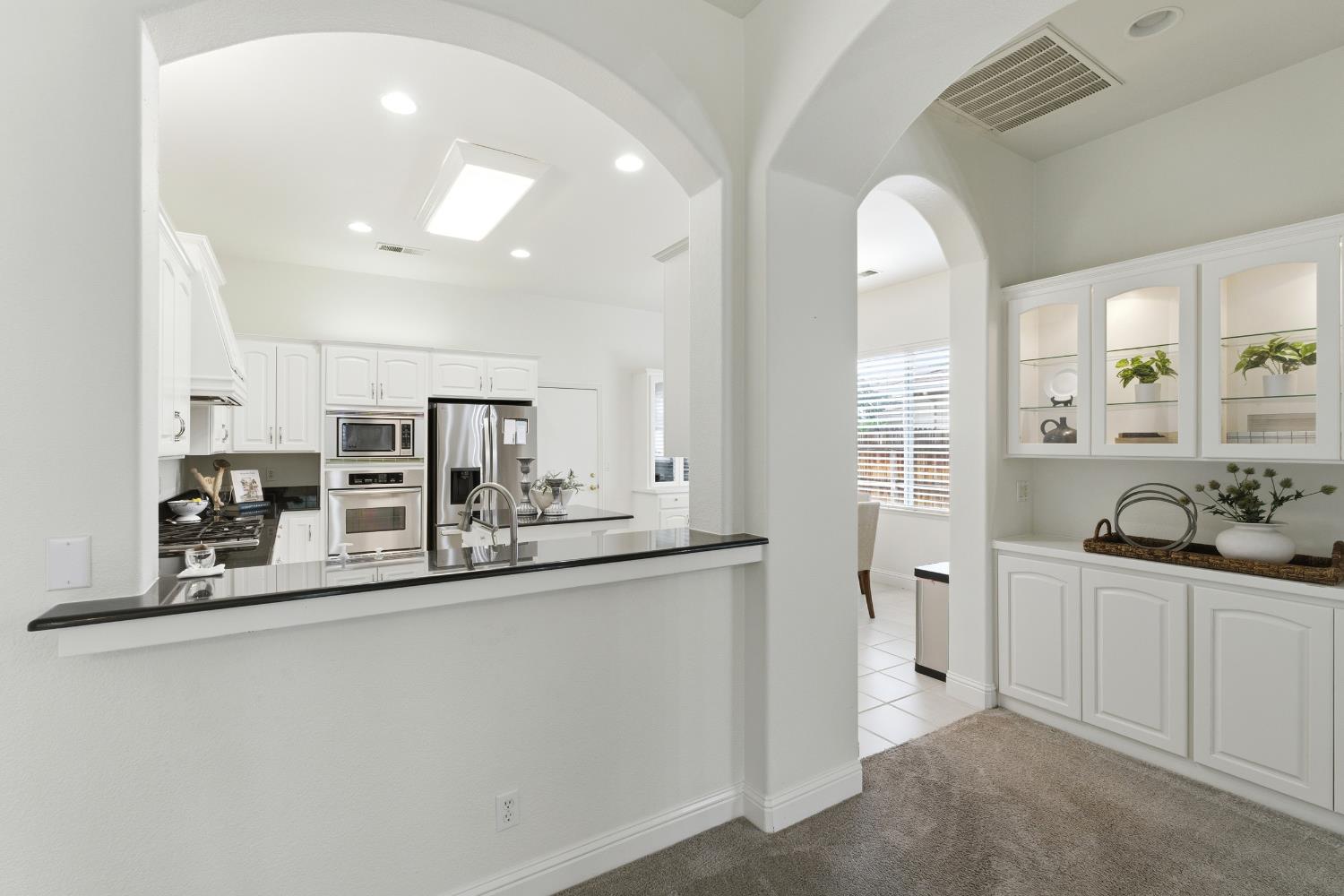 9584 N Larkspur Ave, Fresno, CA 93720