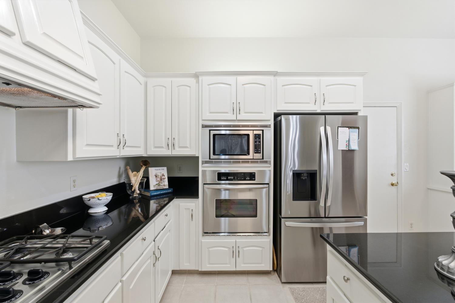 9584 N Larkspur Ave, Fresno, CA 93720