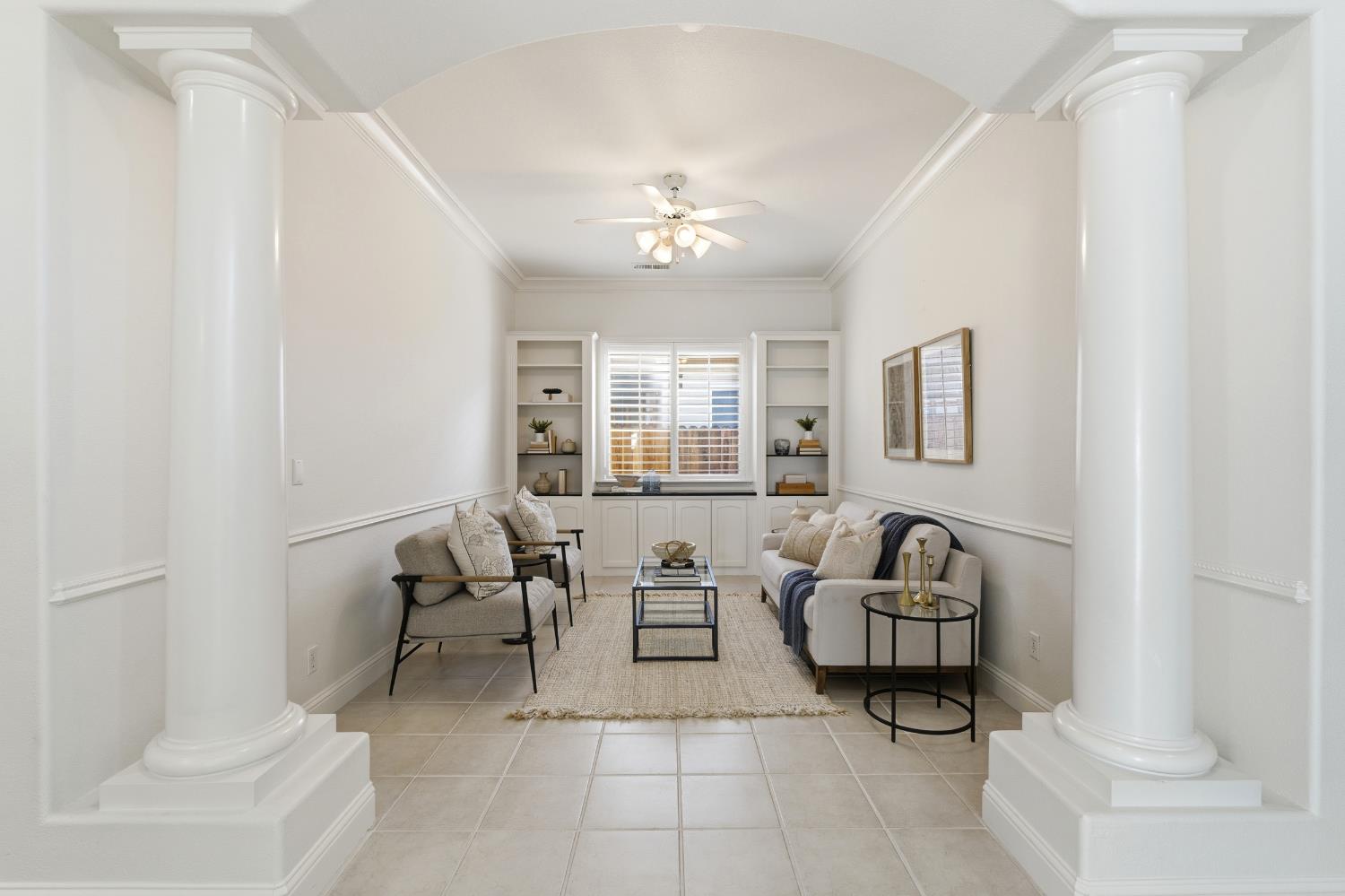 9584 N Larkspur Ave, Fresno, CA 93720