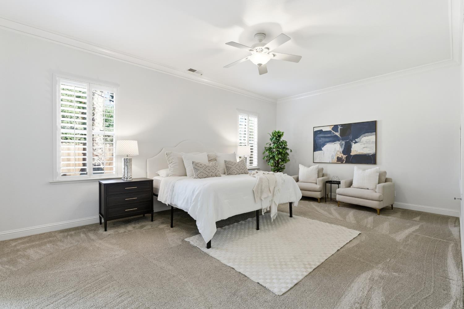 9584 N Larkspur Ave, Fresno, CA 93720