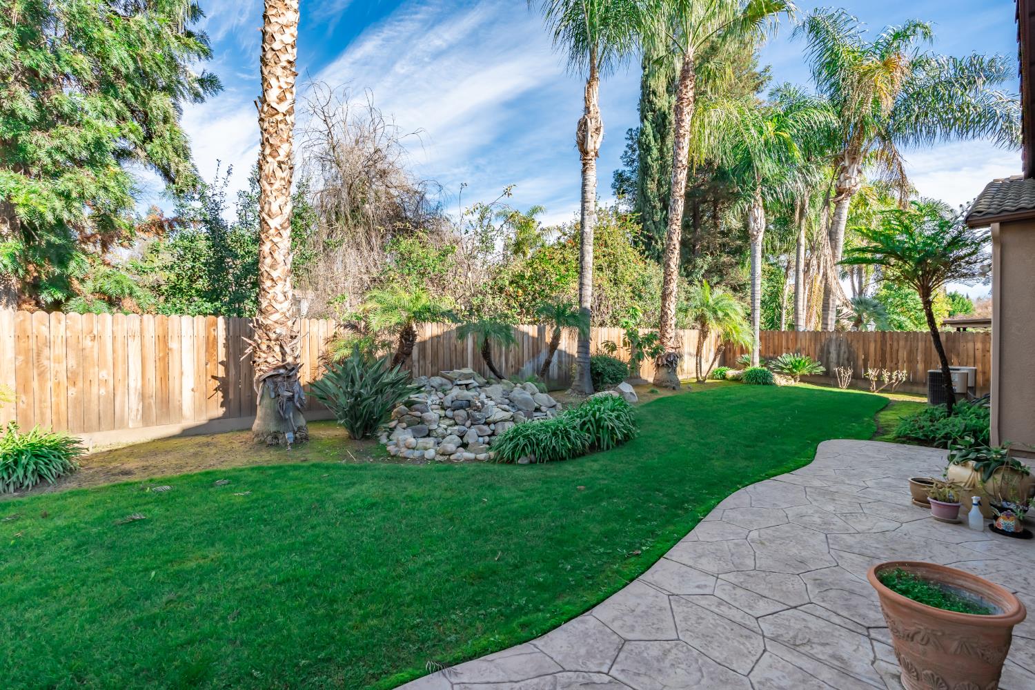 9584 N Larkspur Ave, Fresno, CA 93720