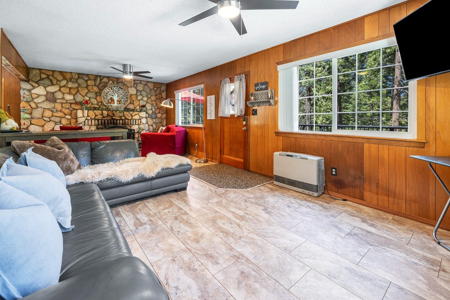 41842 Black Oak Way, Shaver Lake, CA 93664