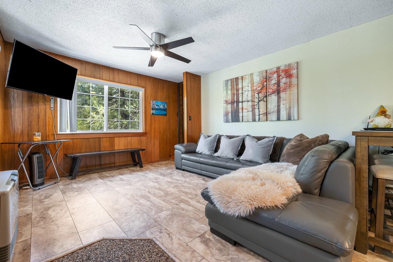 41842 Black Oak Way, Shaver Lake, CA 93664