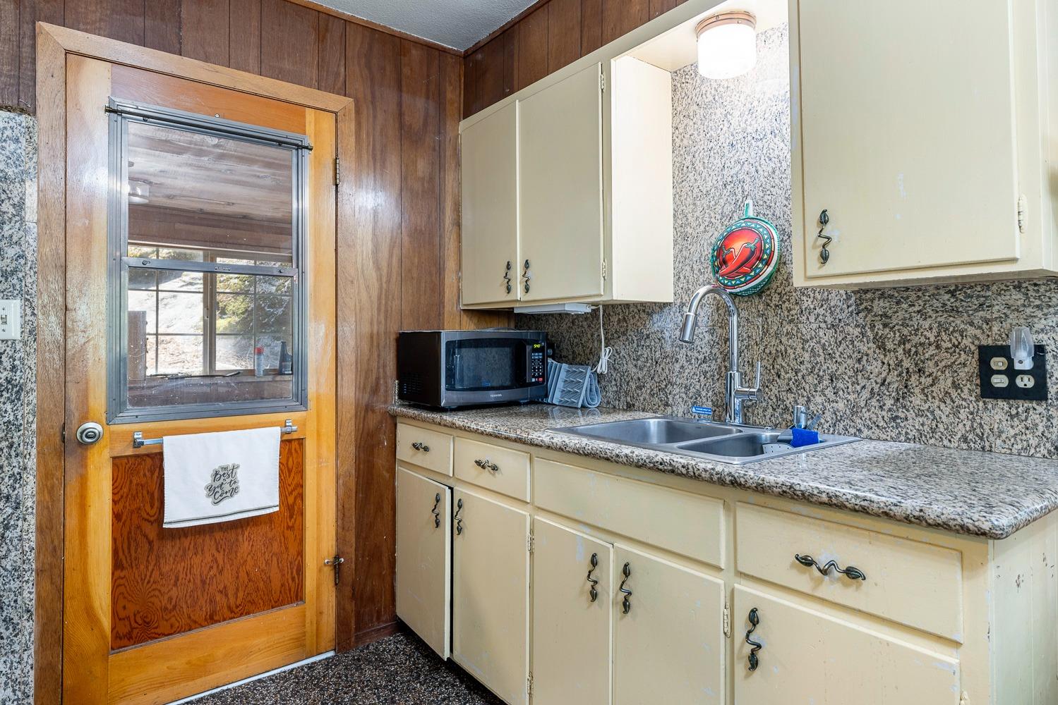 41842 Black Oak Way, Shaver Lake, CA 93664