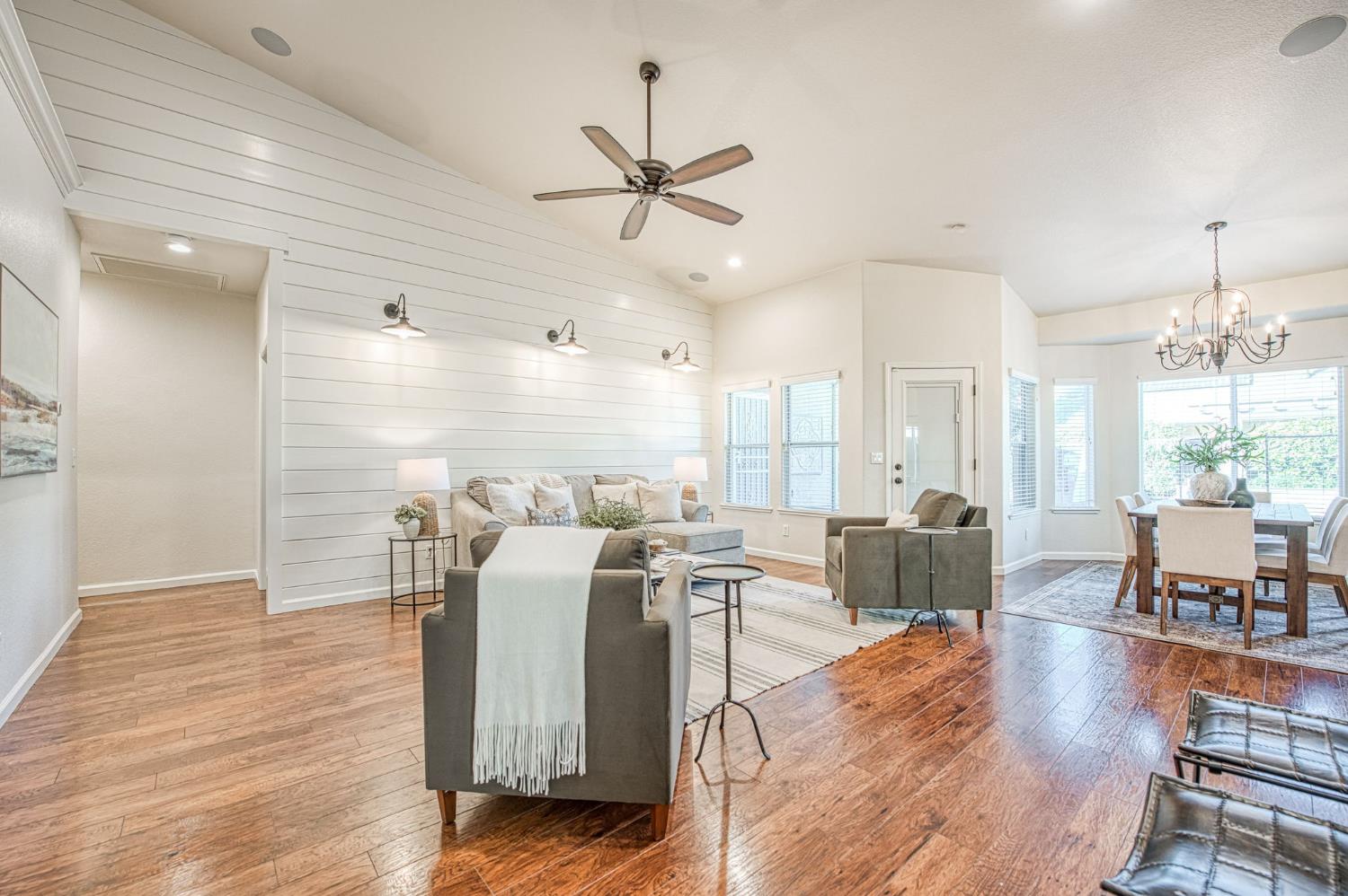 351 Trenton Ave, Clovis, CA 93619