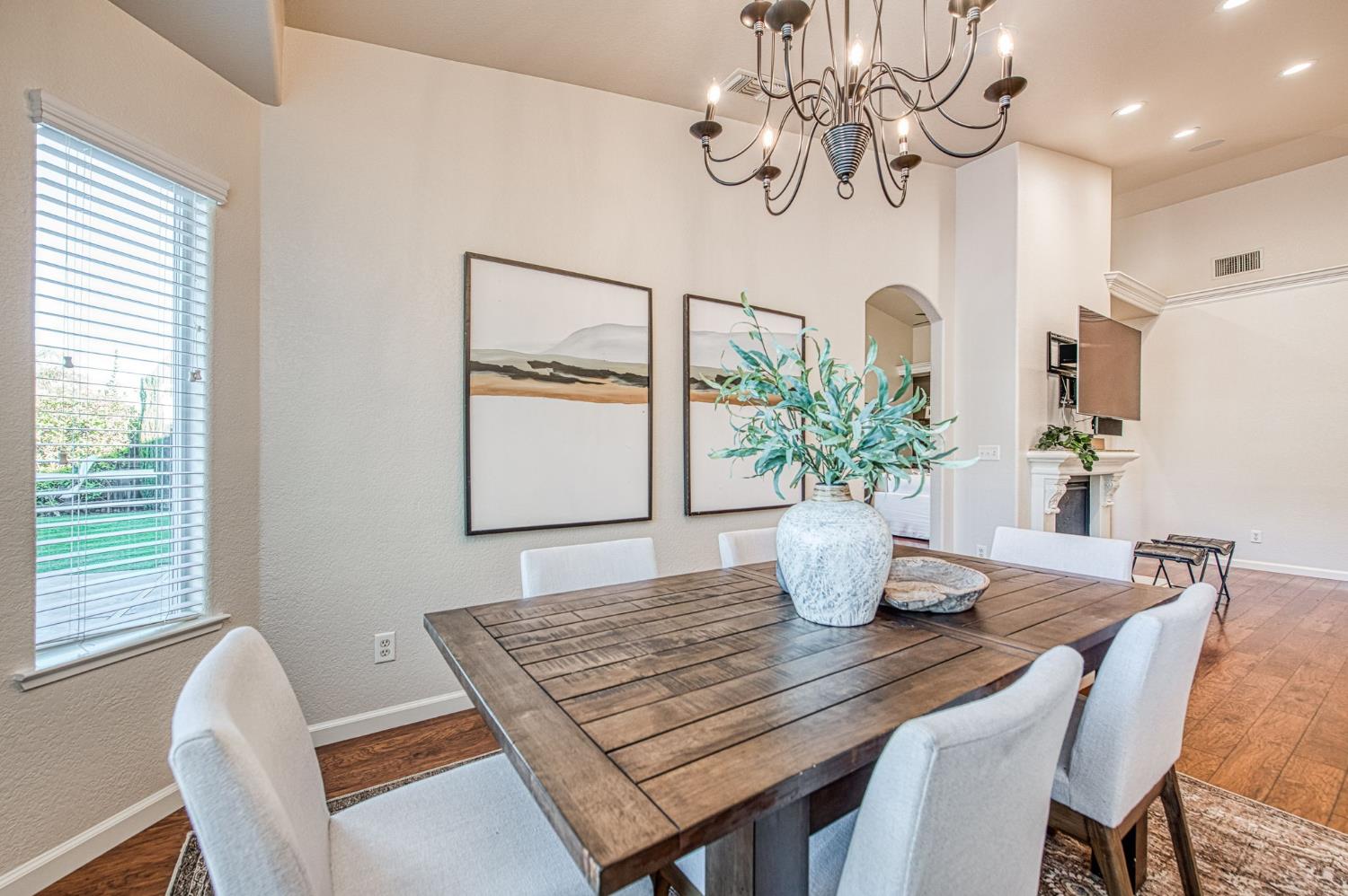 351 Trenton Ave, Clovis, CA 93619