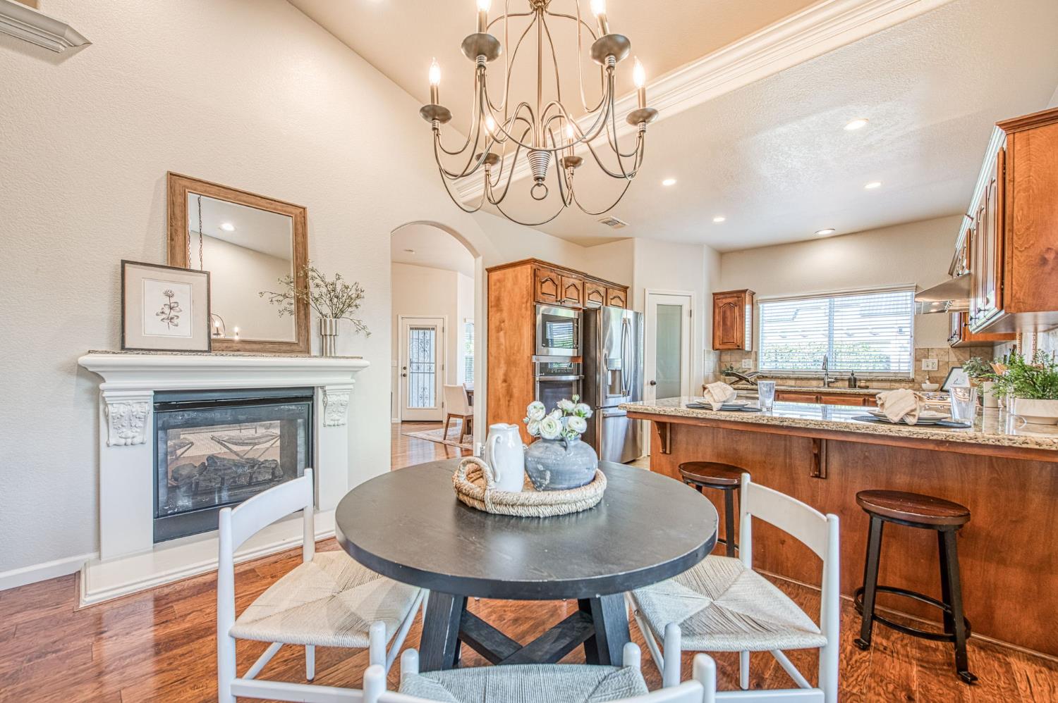 351 Trenton Ave, Clovis, CA 93619