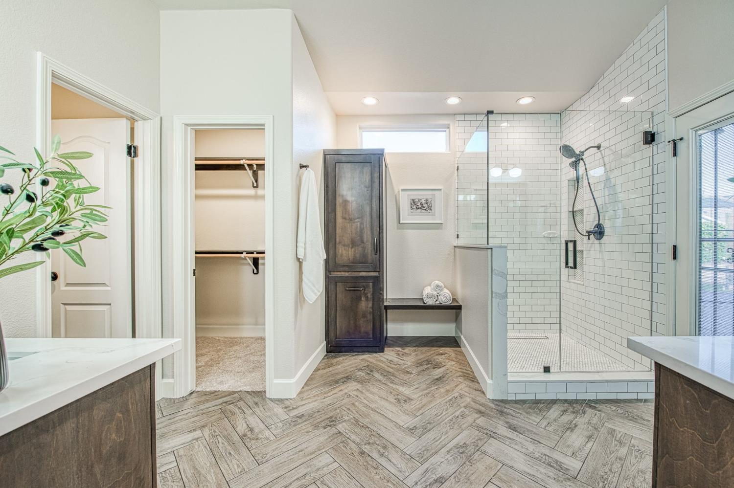 351 Trenton Ave, Clovis, CA 93619