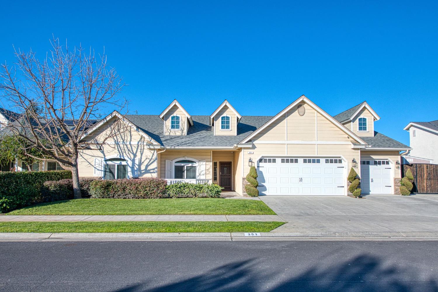 351 Trenton Ave, Clovis, CA 93619