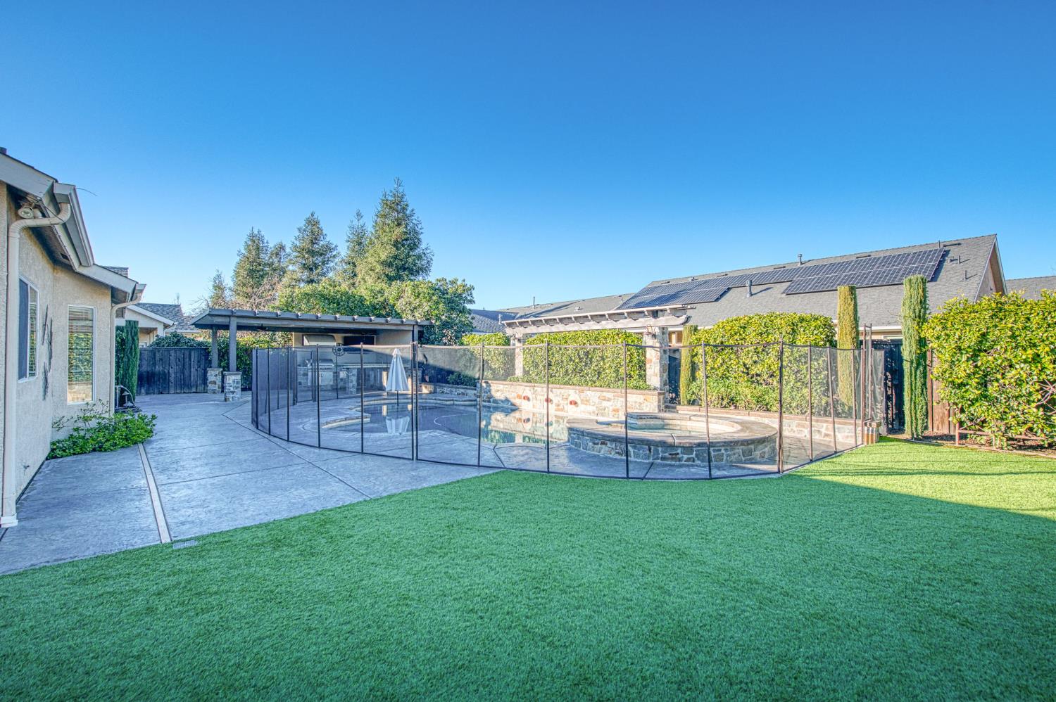 351 Trenton Ave, Clovis, CA 93619