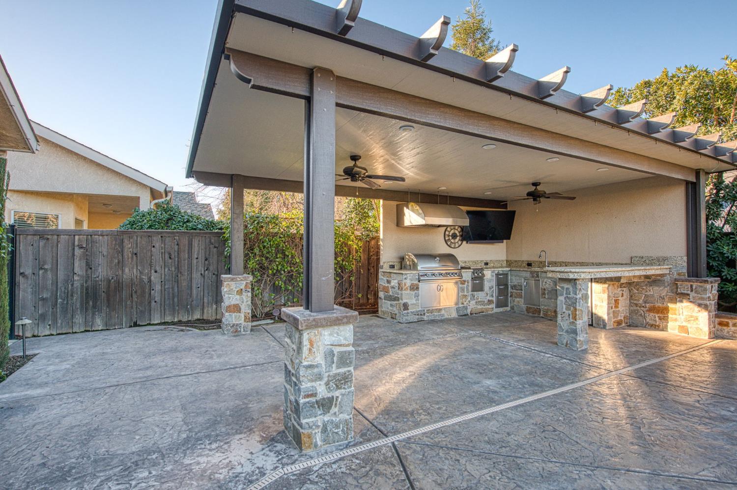 351 Trenton Ave, Clovis, CA 93619