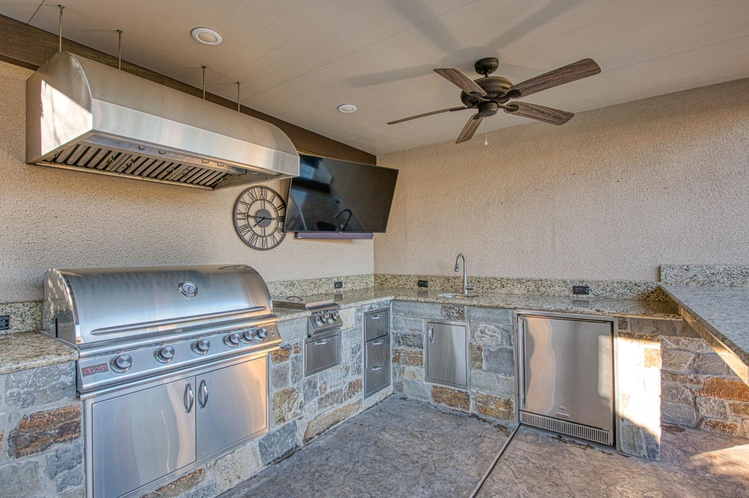 351 Trenton Ave, Clovis, CA 93619