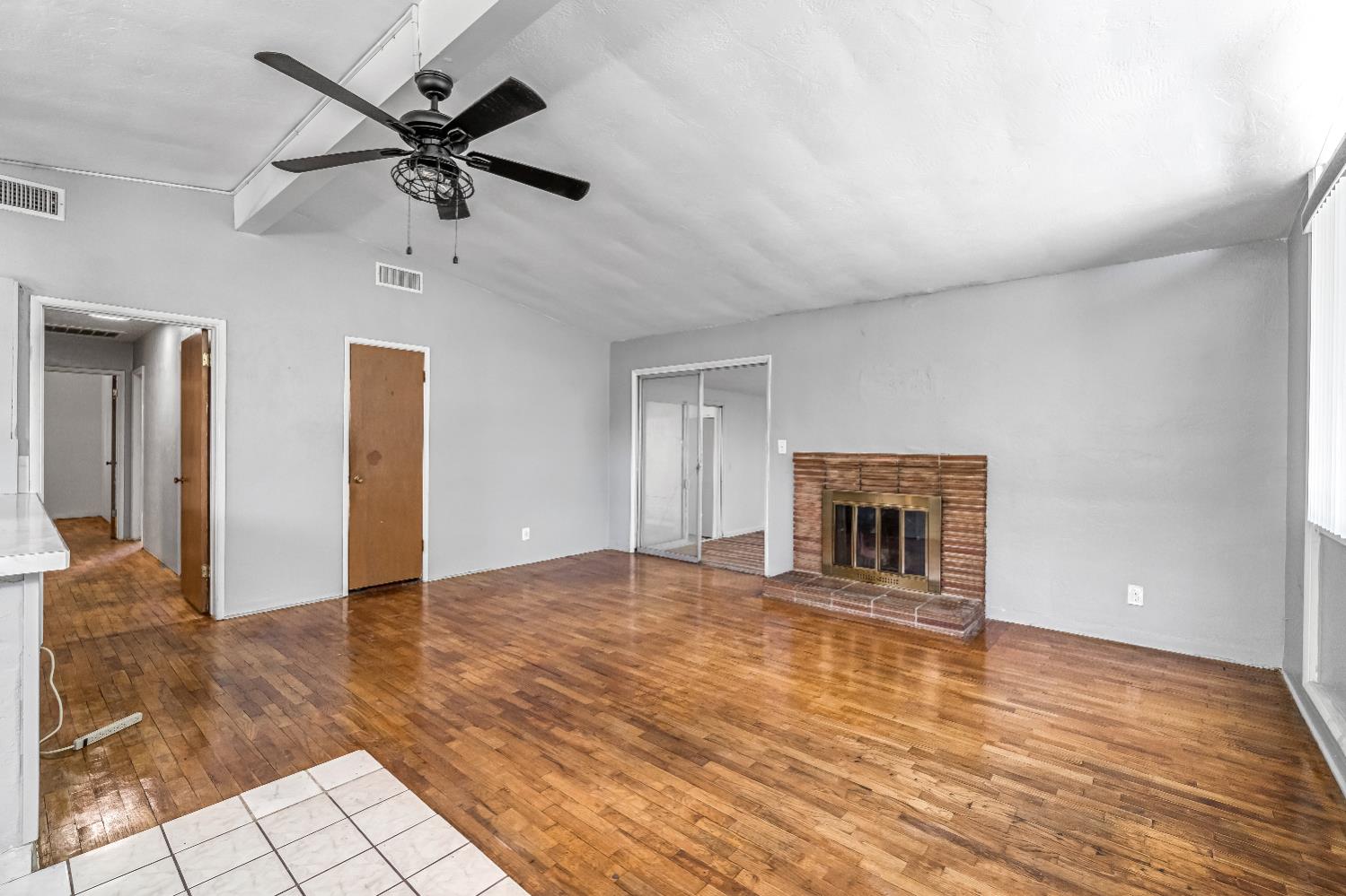 835 I St, Parlier, CA 93648