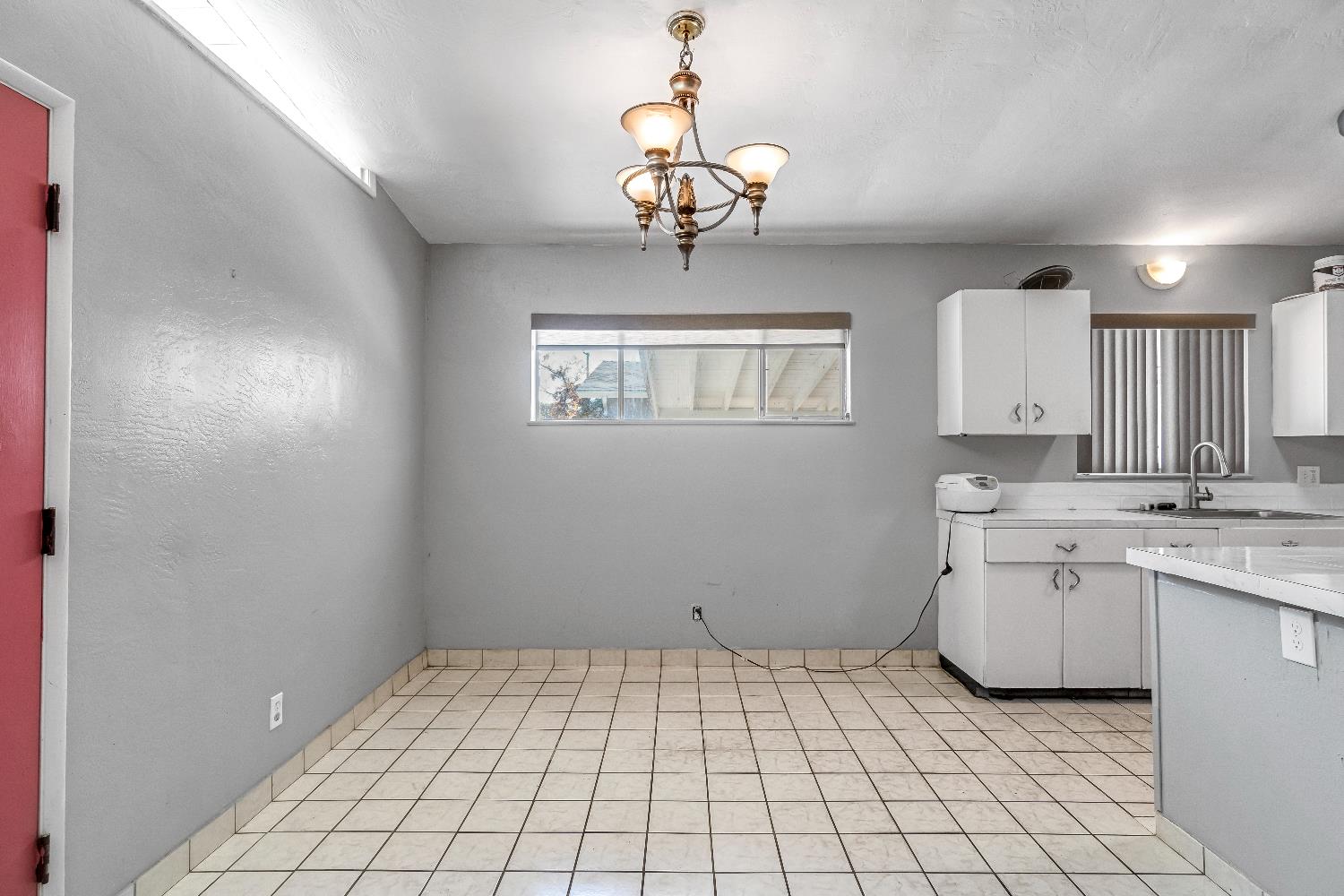 835 I St, Parlier, CA 93648