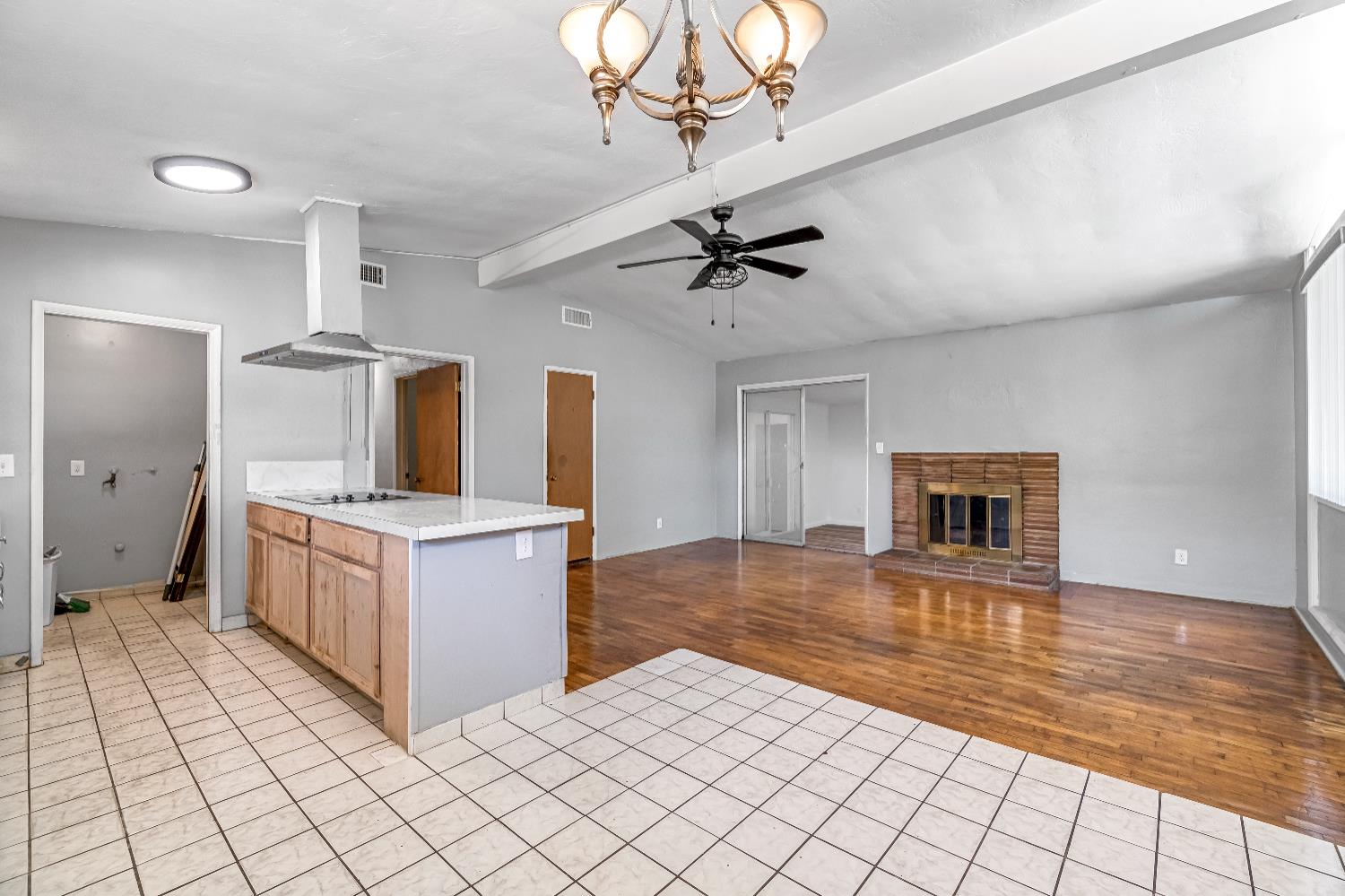 835 I St, Parlier, CA 93648