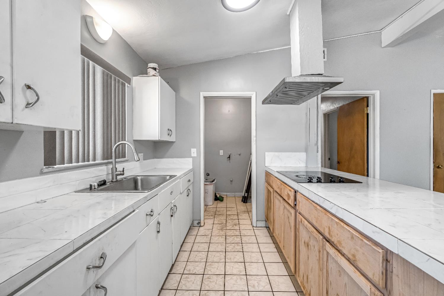 835 I St, Parlier, CA 93648