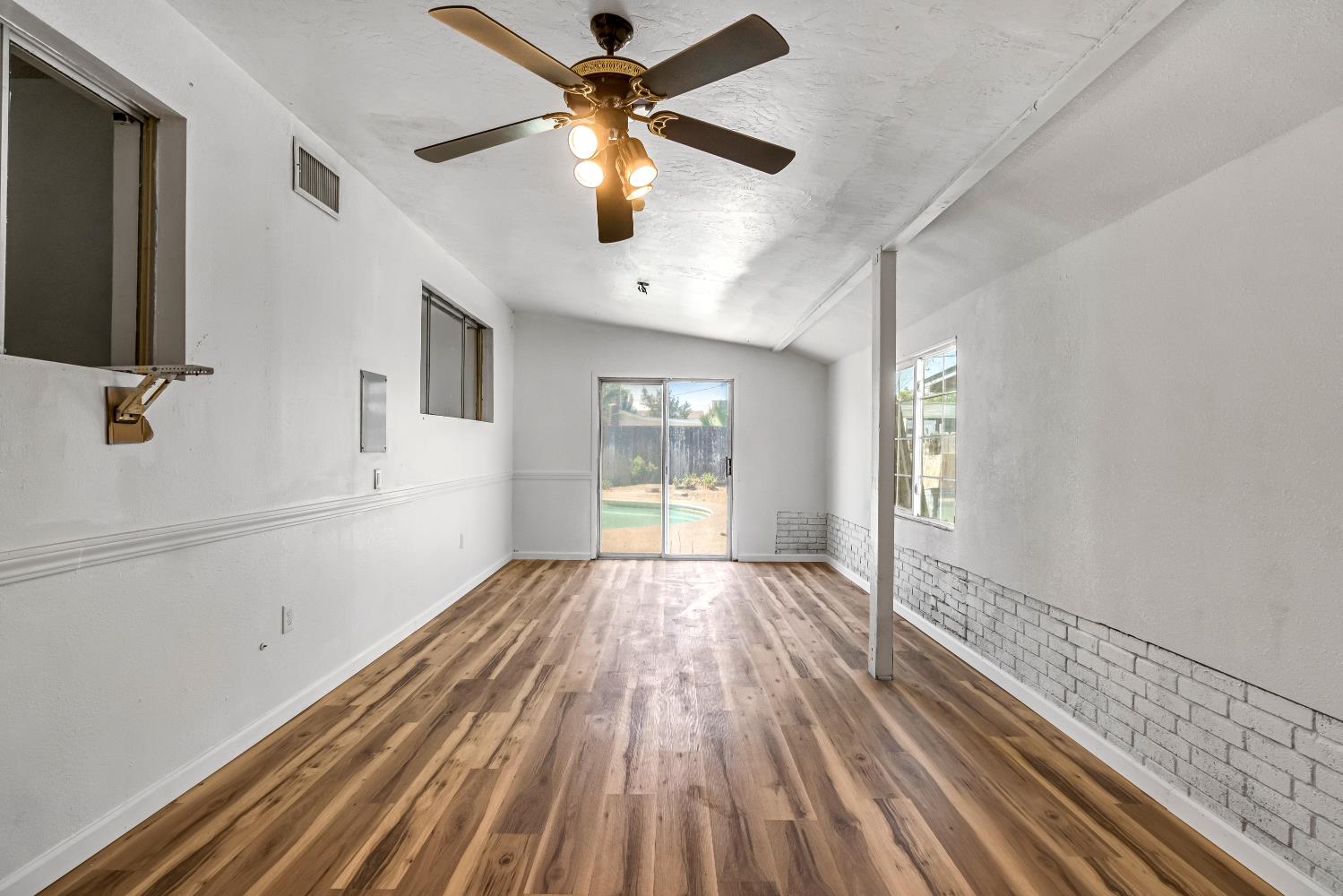 835 I St, Parlier, CA 93648