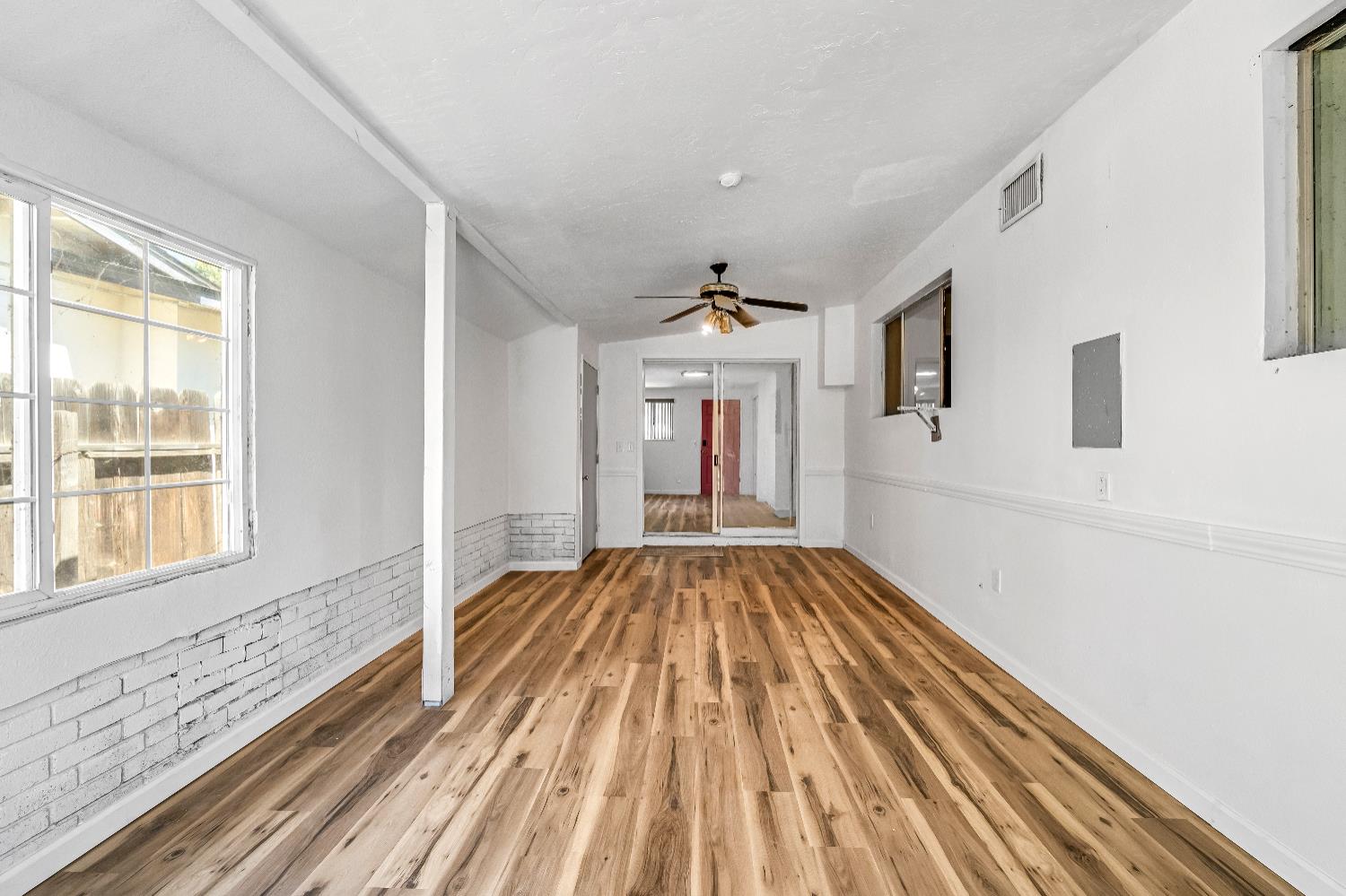 835 I St, Parlier, CA 93648