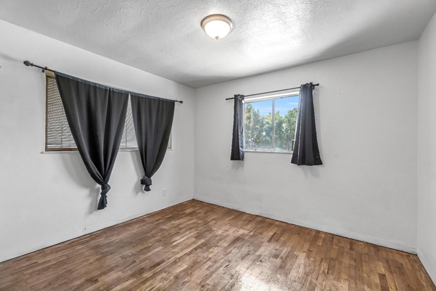 835 I St, Parlier, CA 93648