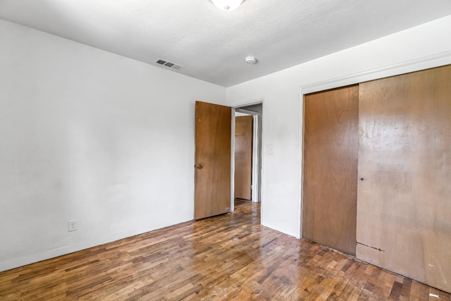 835 I St, Parlier, CA 93648