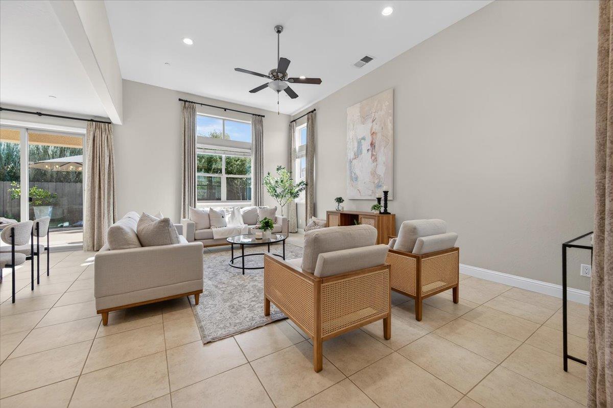 11664 BELLA VERDE Ave, Fresno, CA 93730