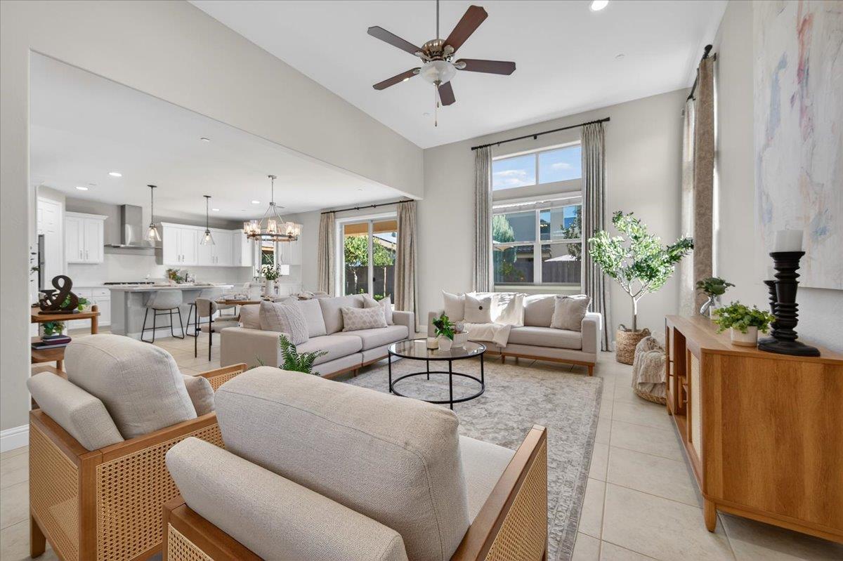 11664 BELLA VERDE Ave, Fresno, CA 93730