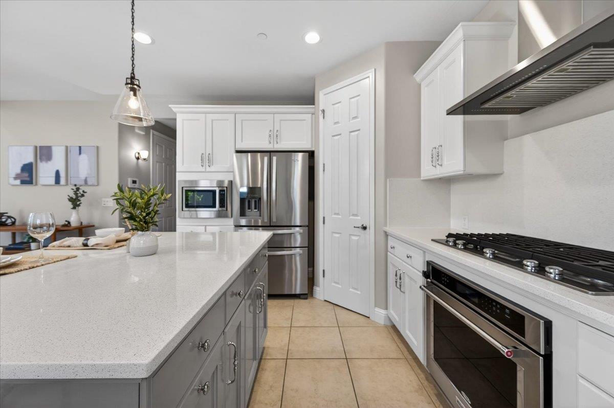 11664 BELLA VERDE Ave, Fresno, CA 93730