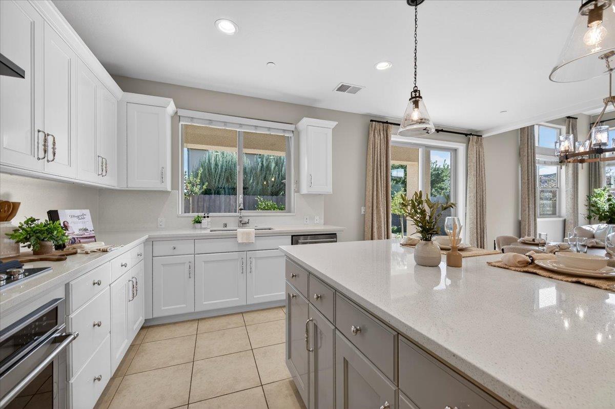 11664 BELLA VERDE Ave, Fresno, CA 93730