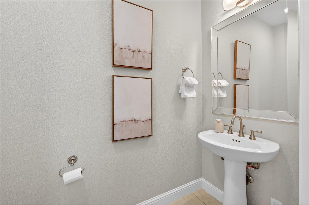 11664 BELLA VERDE Ave, Fresno, CA 93730