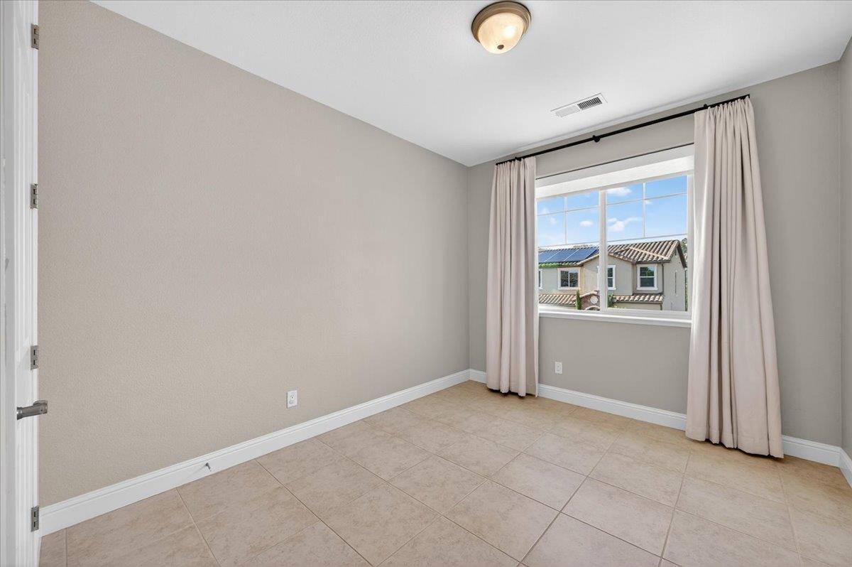 11664 BELLA VERDE Ave, Fresno, CA 93730