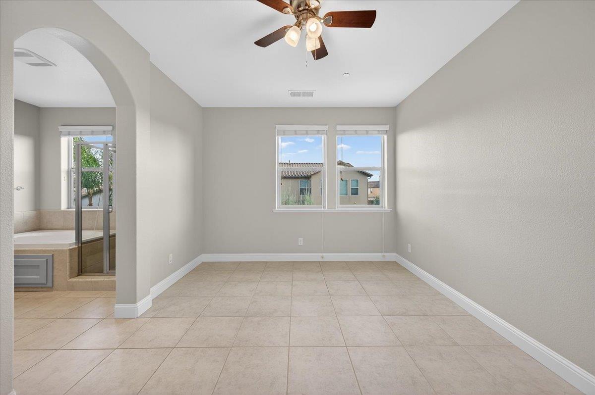 11664 BELLA VERDE Ave, Fresno, CA 93730