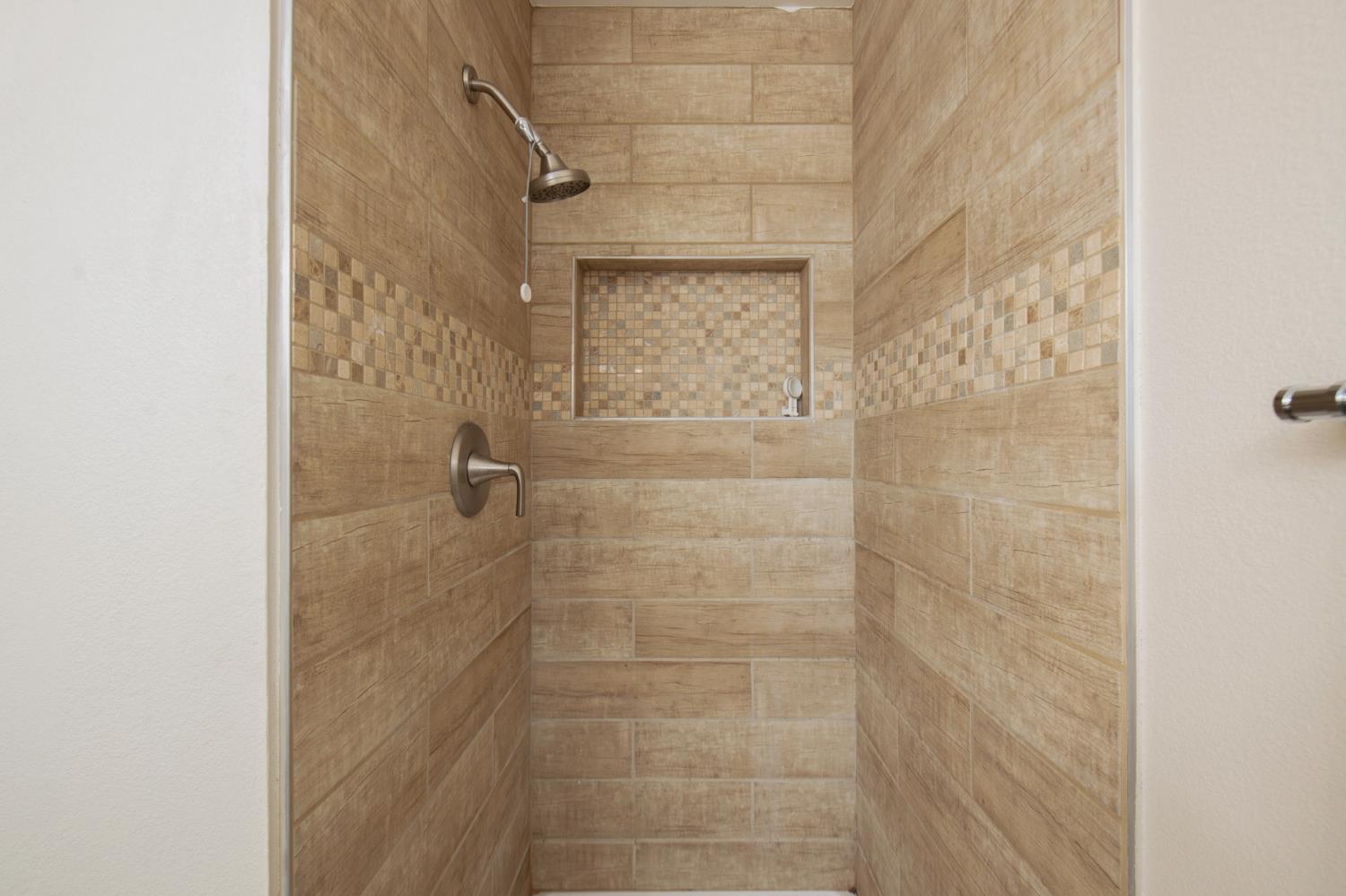 30 W Holland Ave, Clovis, CA 93612