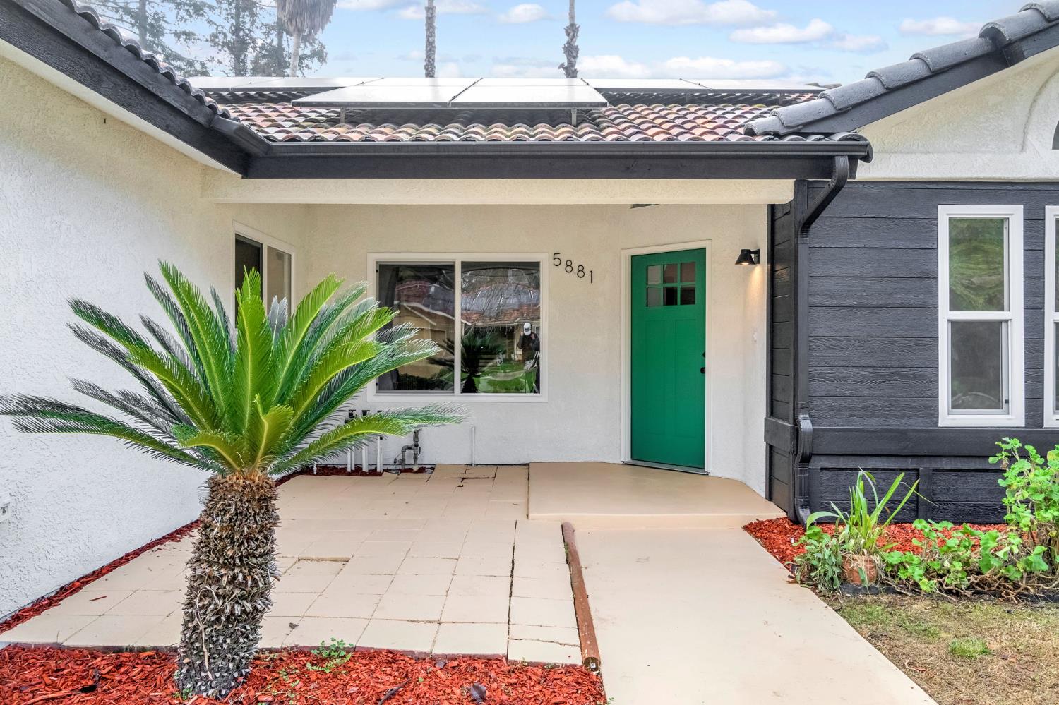 5881 W Locust Ave, Fresno, CA 93722