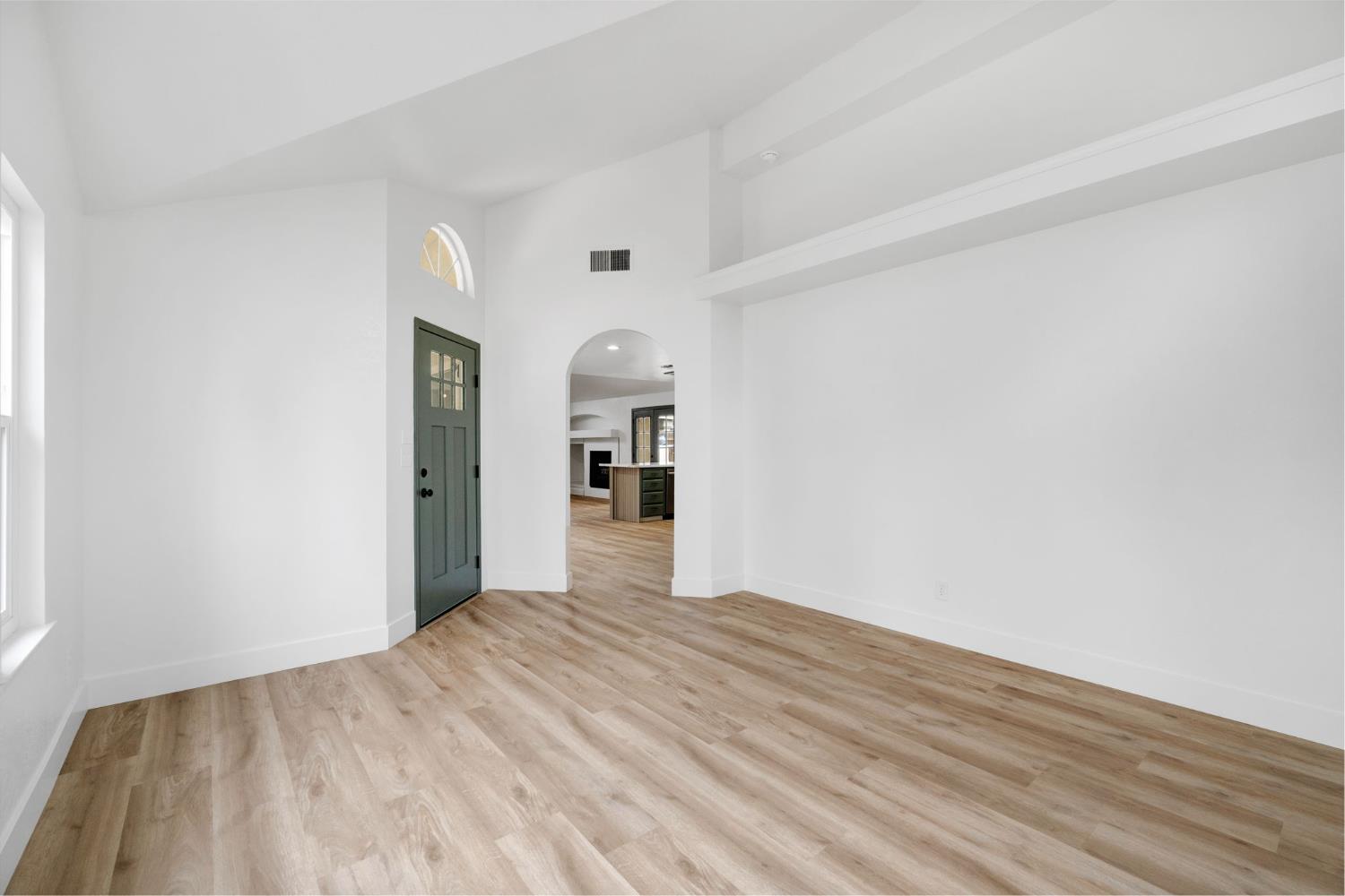 5881 W Locust Ave, Fresno, CA 93722