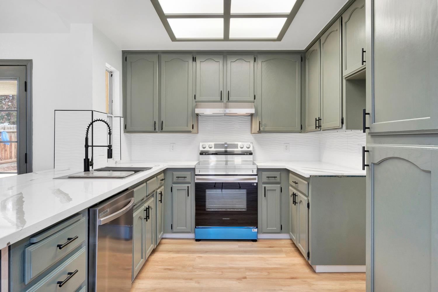 5881 W Locust Ave, Fresno, CA 93722