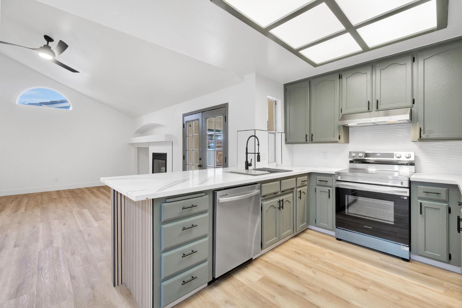 5881 W Locust Ave, Fresno, CA 93722