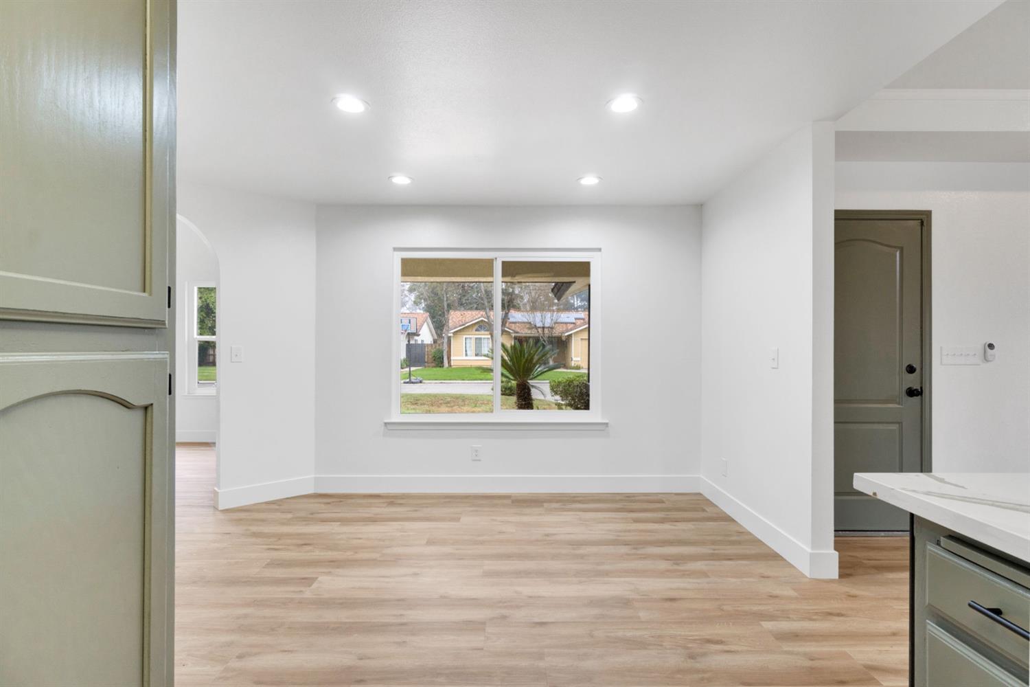 5881 W Locust Ave, Fresno, CA 93722