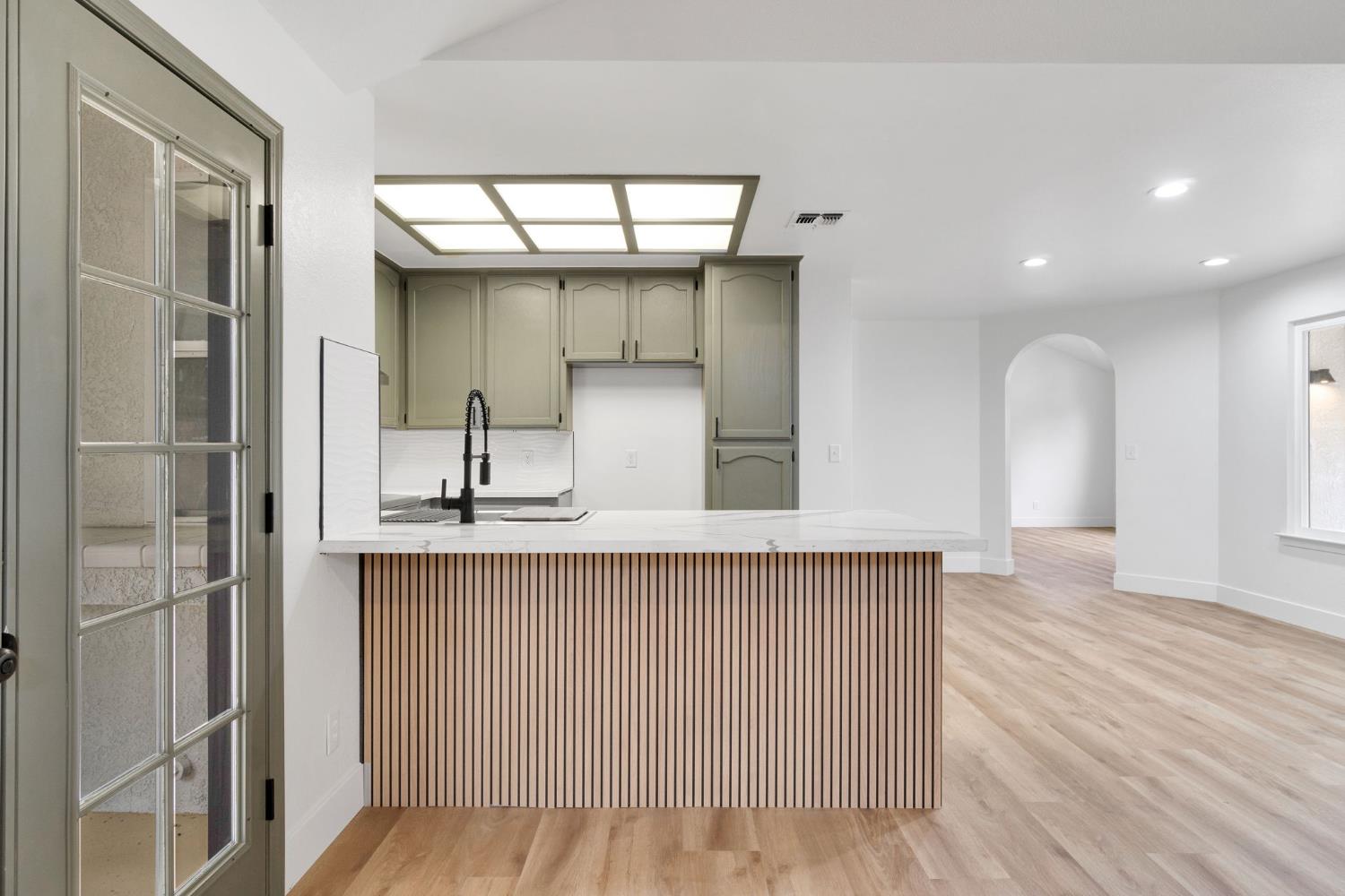 5881 W Locust Ave, Fresno, CA 93722