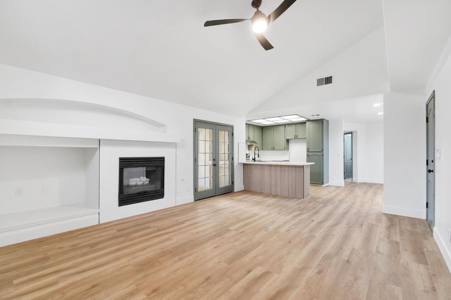 5881 W Locust Ave, Fresno, CA 93722