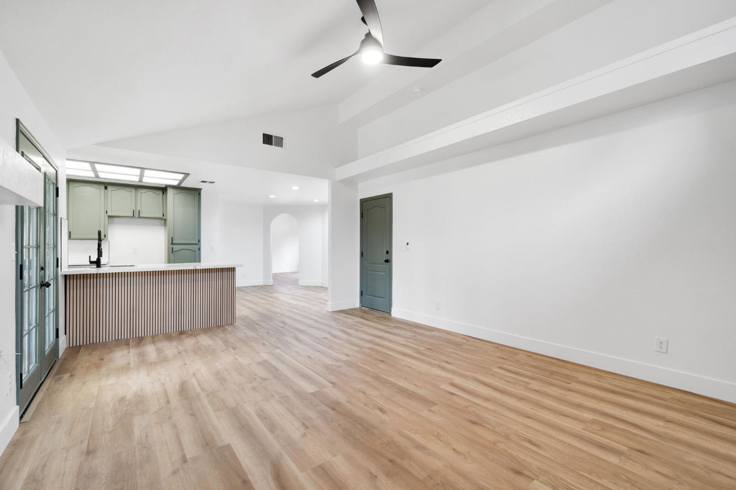 5881 W Locust Ave, Fresno, CA 93722