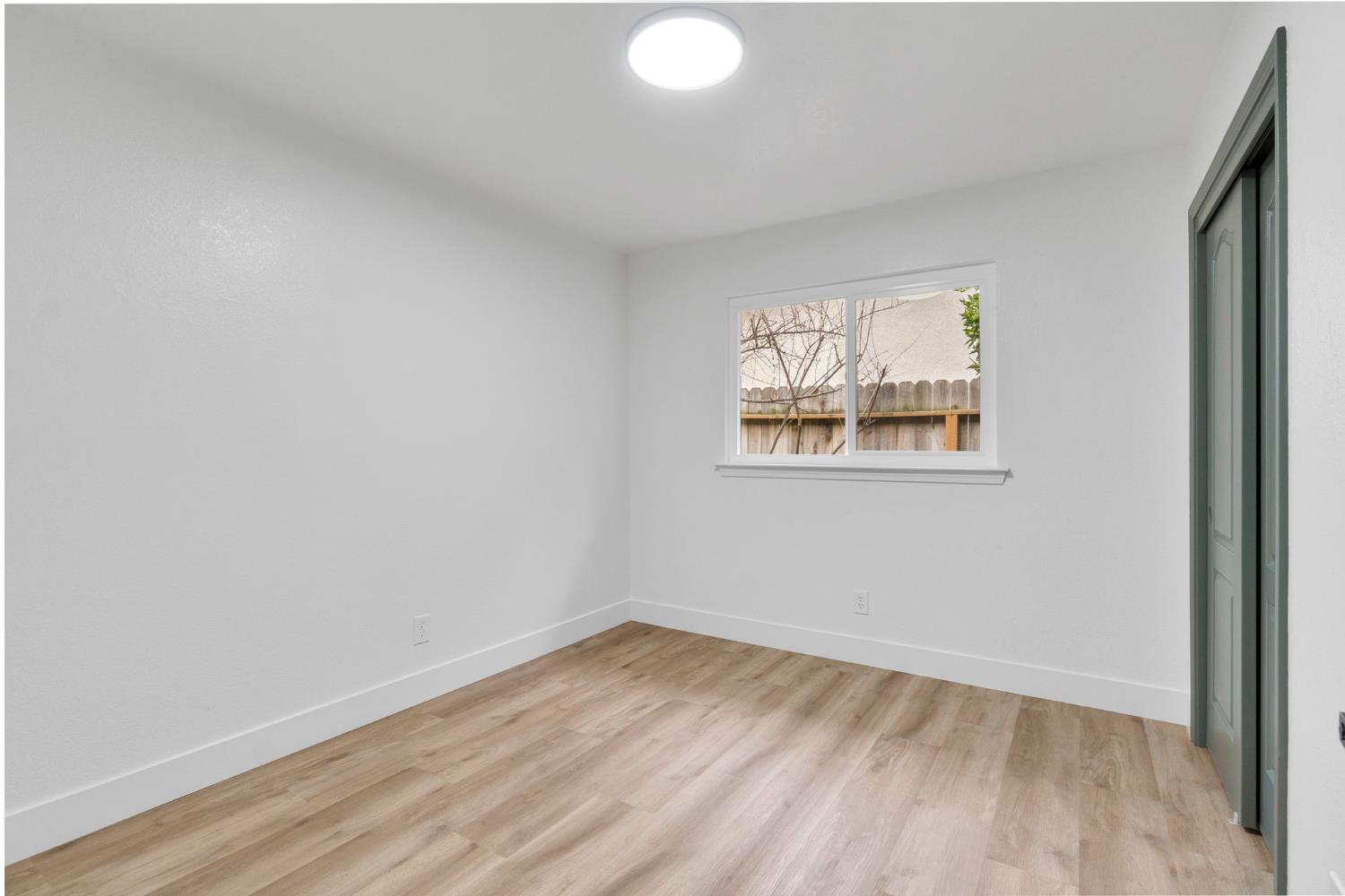 5881 W Locust Ave, Fresno, CA 93722