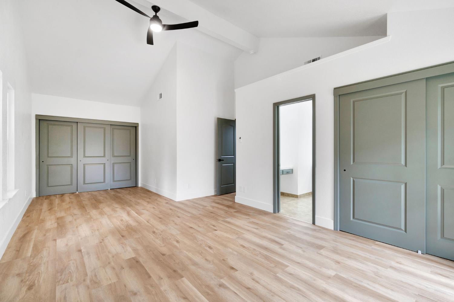 5881 W Locust Ave, Fresno, CA 93722