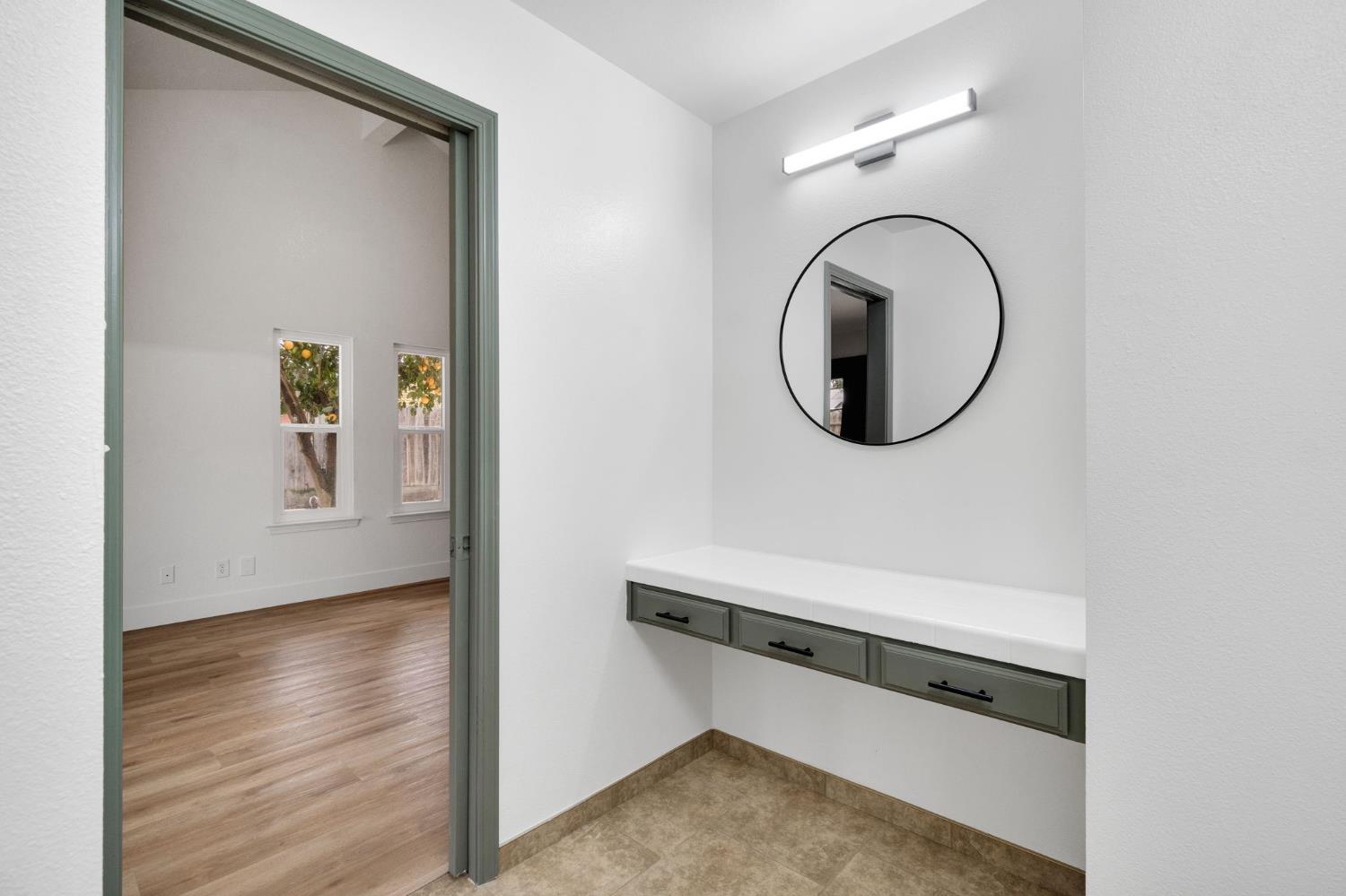 5881 W Locust Ave, Fresno, CA 93722